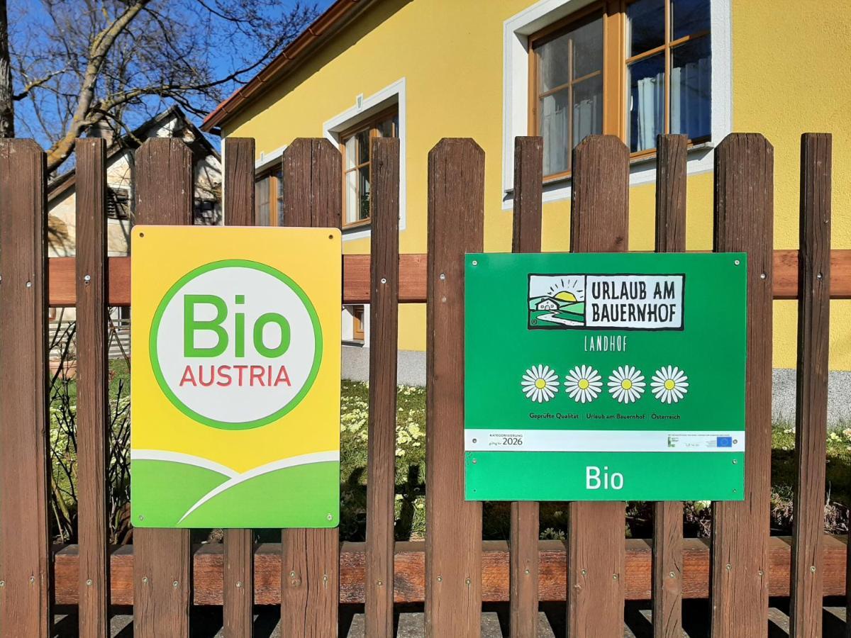 Biohof Weissensteiner Apartment Ullrichs Exterior foto